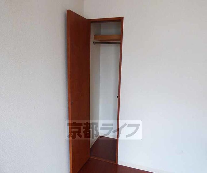 京都府京都市上京区西町の賃貸マンションの内装