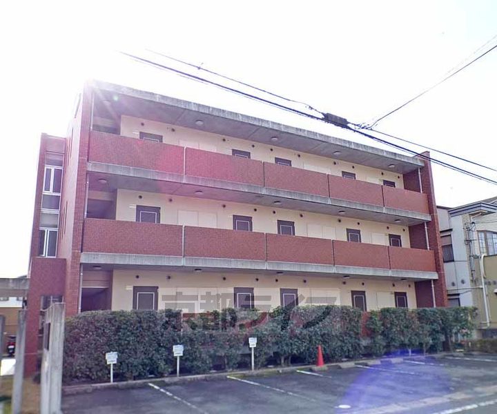 京都府京都市北区上賀茂岩ケ垣内町の賃貸マンションの外観