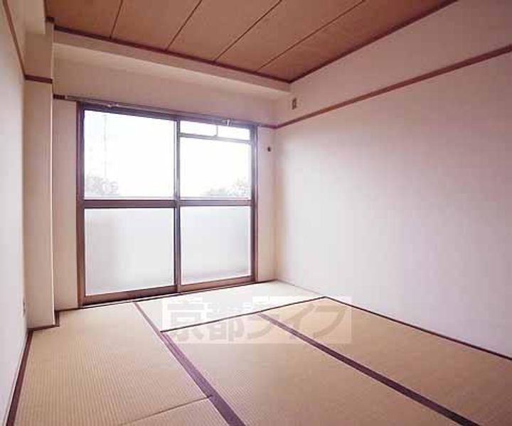 京都府京都市左京区修学院大林町の賃貸マンションの居間