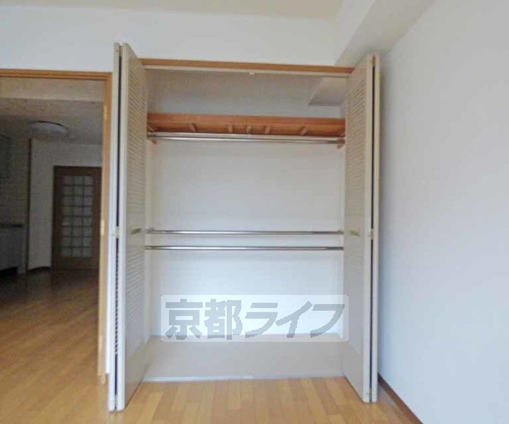 京都府京都市上京区中立売通千本東入丹波屋町の賃貸マンションの内装