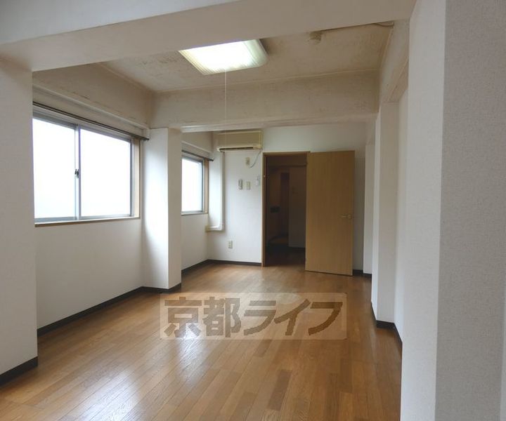 上賀茂松柏204の内装