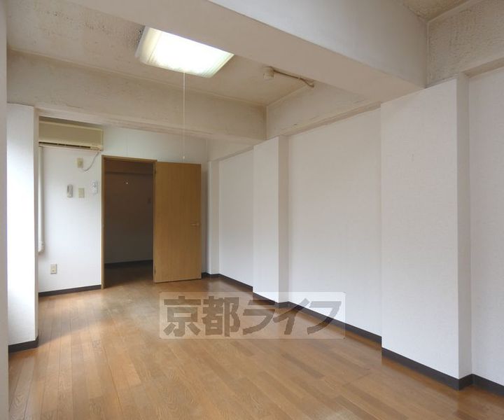 上賀茂松柏204の内装