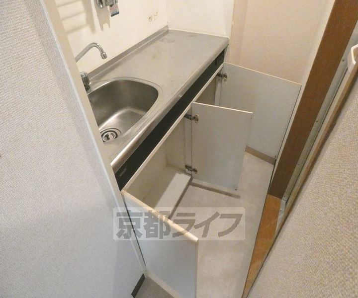 上賀茂松柏204の内装