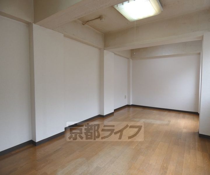 上賀茂松柏204の内装