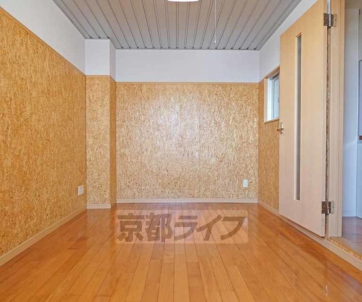 アルカス千本通4-Aの居間