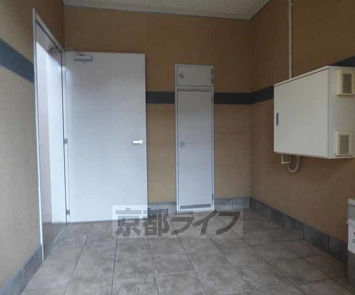 ペルペテュエルMの外観