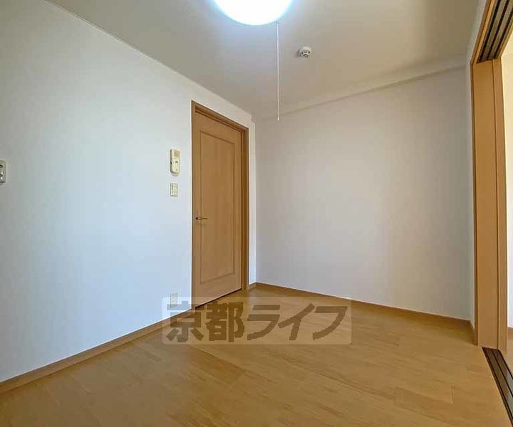 ペルペテュエルMの居間