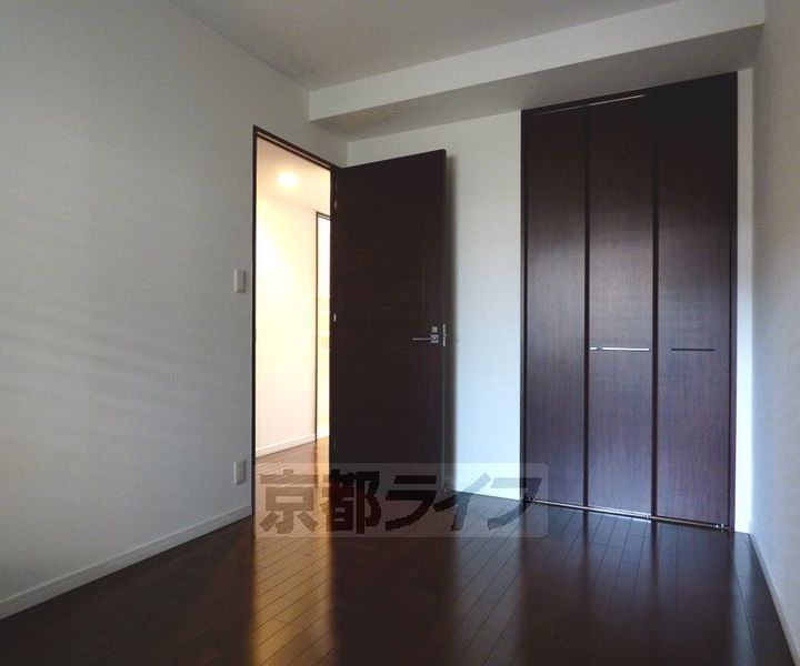 ユニーブル京都紫野404の居間