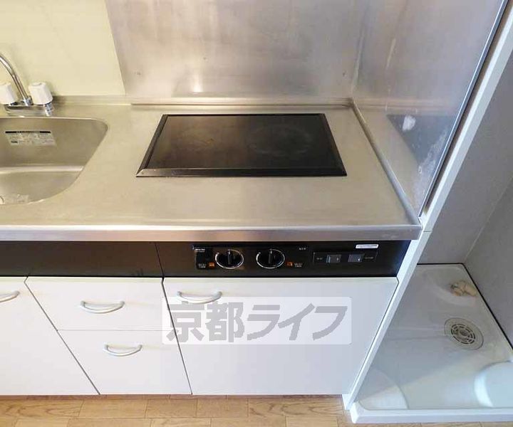 京都府京都市上京区西亀屋町の賃貸マンションのキッチン