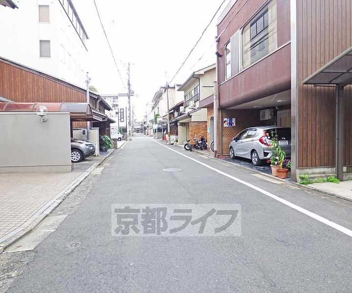 京都府京都市上京区大宮通寺之内1丁下る西入伊佐町の賃貸マンションの周辺