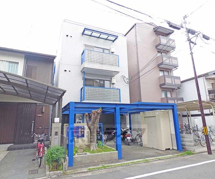 京都府京都市上京区大宮通寺之内1丁下る西入伊佐町の賃貸マンションの外観