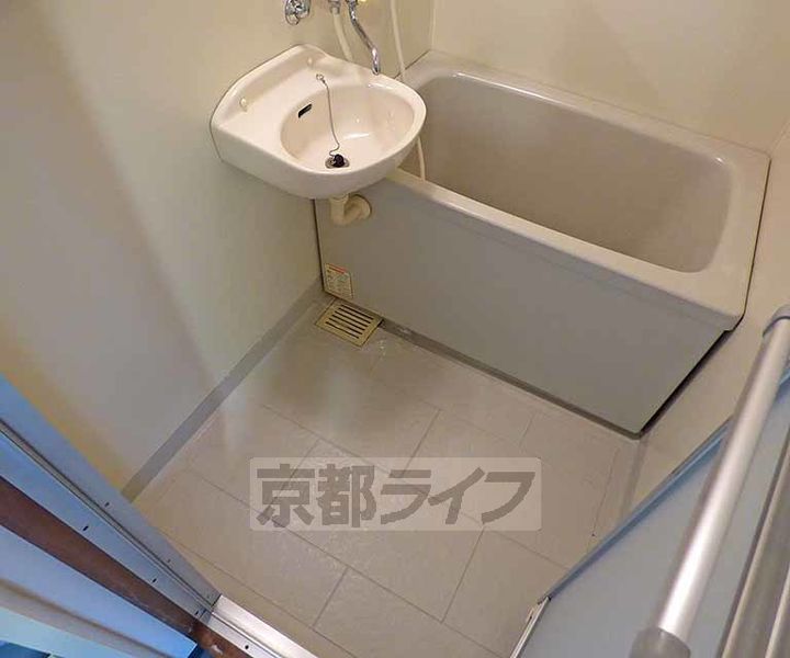京都府京都市北区鷹峯旧土居町の賃貸マンションの風呂