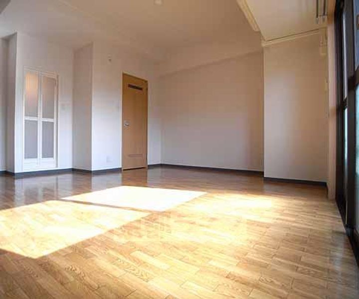 京都府京都市上京区千本通五辻下る上善寺町の賃貸マンションの居間