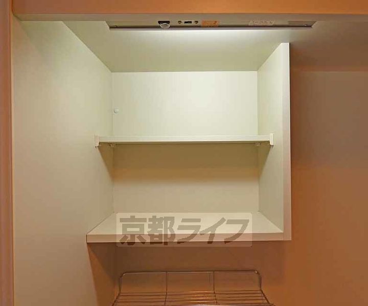 京都府京都市北区平野宮本町の賃貸マンションの内装