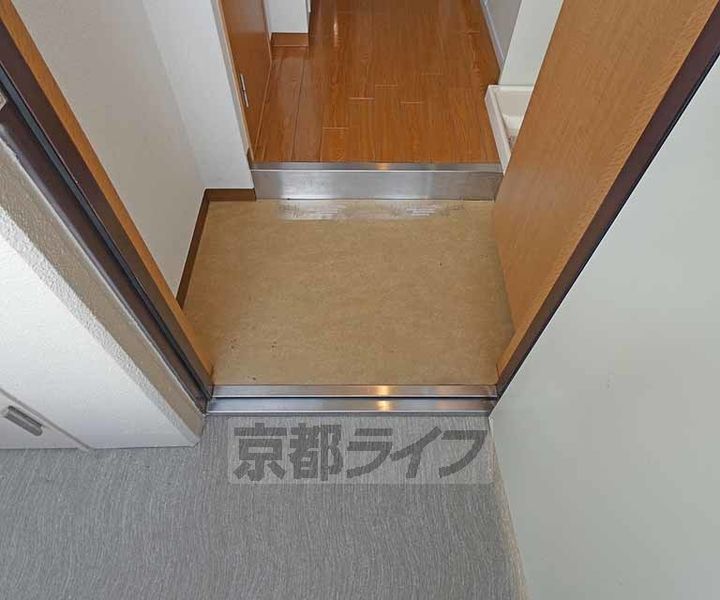 京都府京都市北区平野宮本町の賃貸マンションの玄関