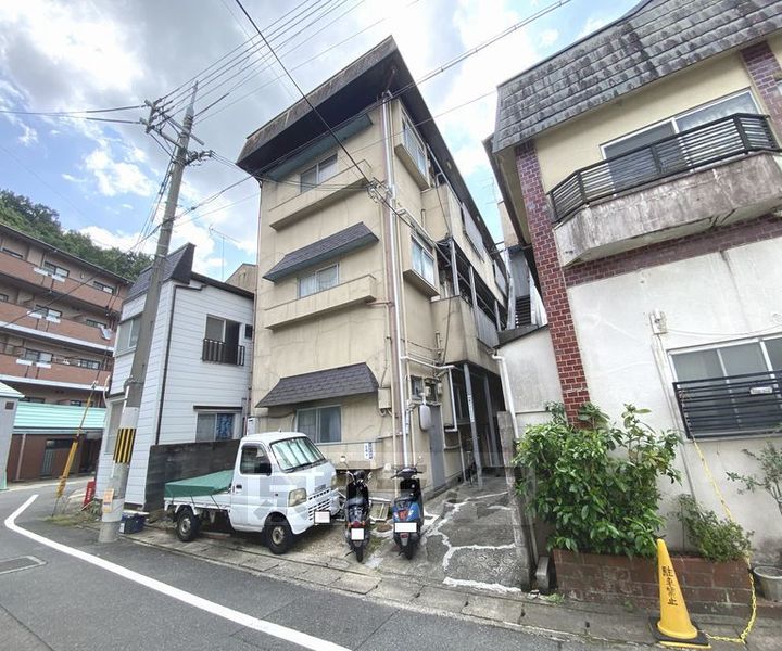 京都府京都市北区上賀茂池端町の賃貸マンションの外観