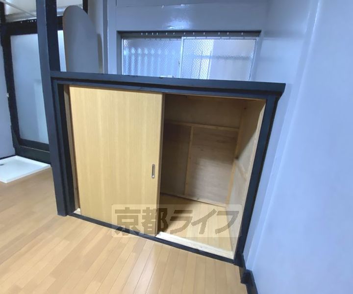 京都府京都市北区上賀茂池端町の賃貸マンションの内装