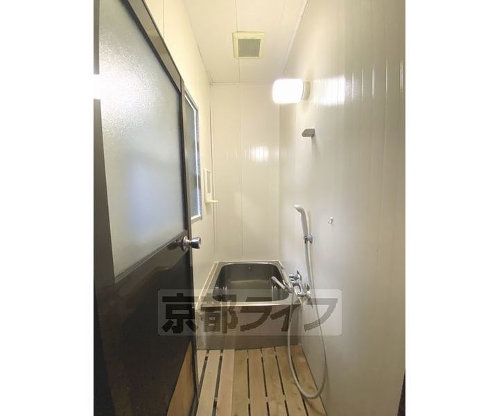 京都府京都市北区上賀茂池端町の賃貸マンションの風呂