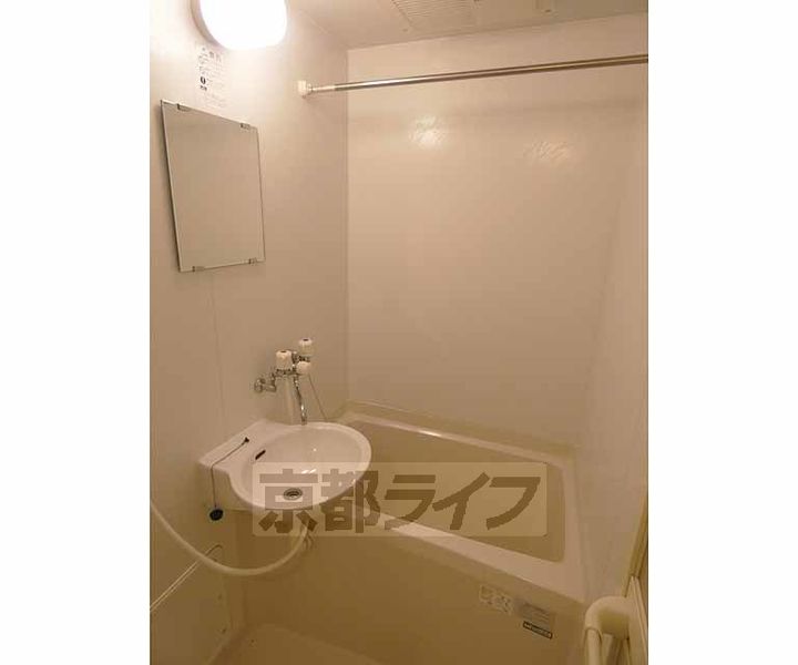 レオパレス二条城北の風呂