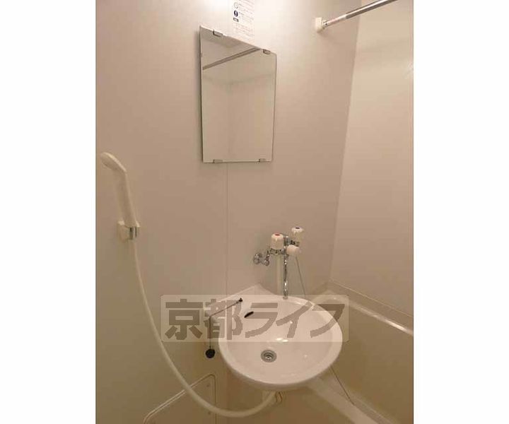 レオパレス二条城北の内装