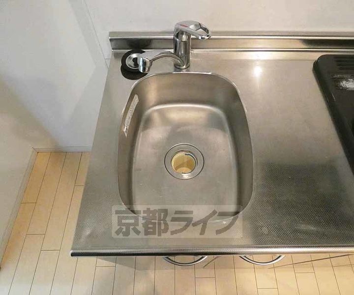 メゾン上七軒103のキッチン
