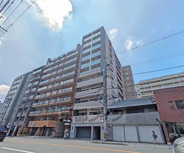 京都府京都市上京区西船橋町の賃貸マンションの外観