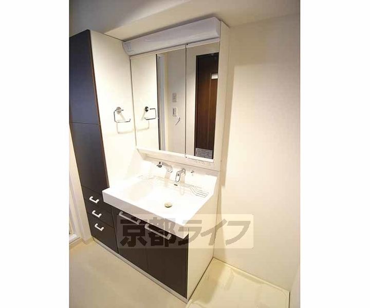 京都府京都市上京区西船橋町の賃貸マンションの内装