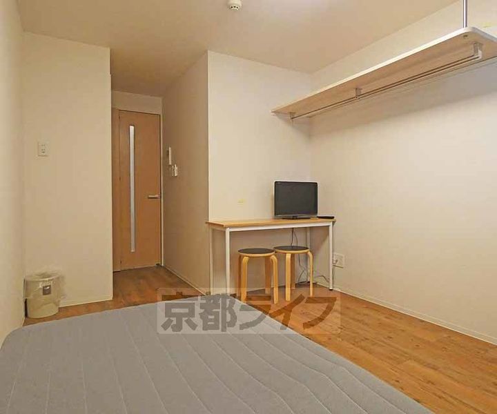京都府京都市下京区大宮通七条上る御器屋町の賃貸マンションの居間