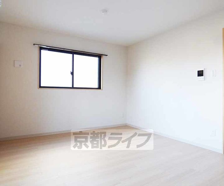 京都府京都市北区紫野東野町の賃貸マンションの居間