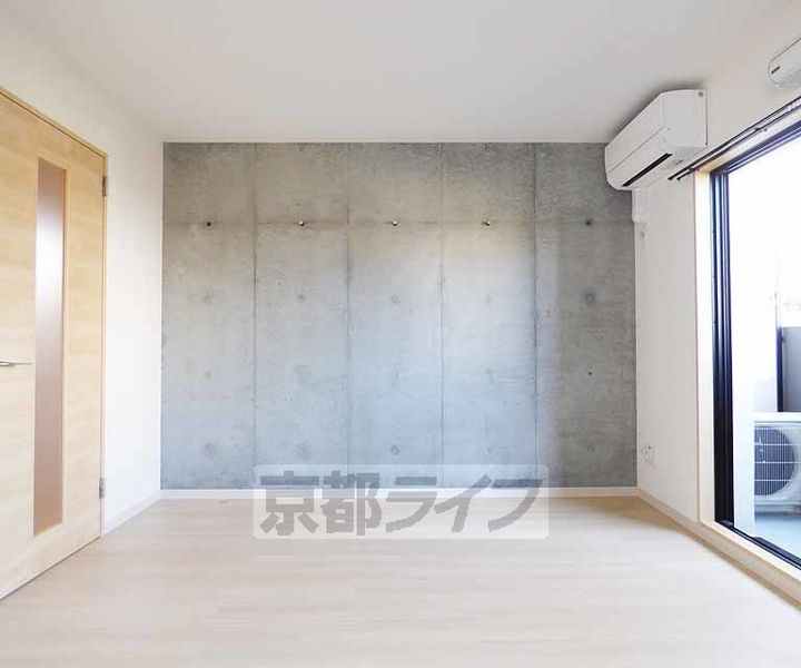 京都府京都市北区紫野東野町の賃貸マンションの居間
