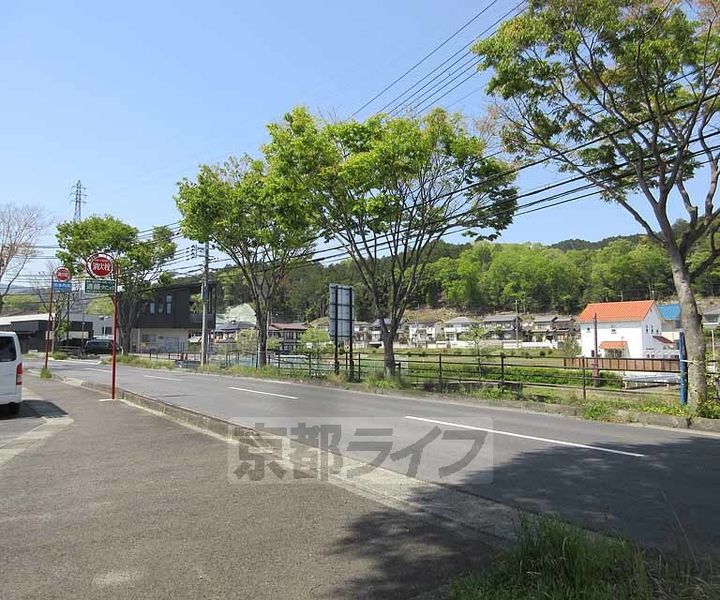 シャトル石山A205の周辺