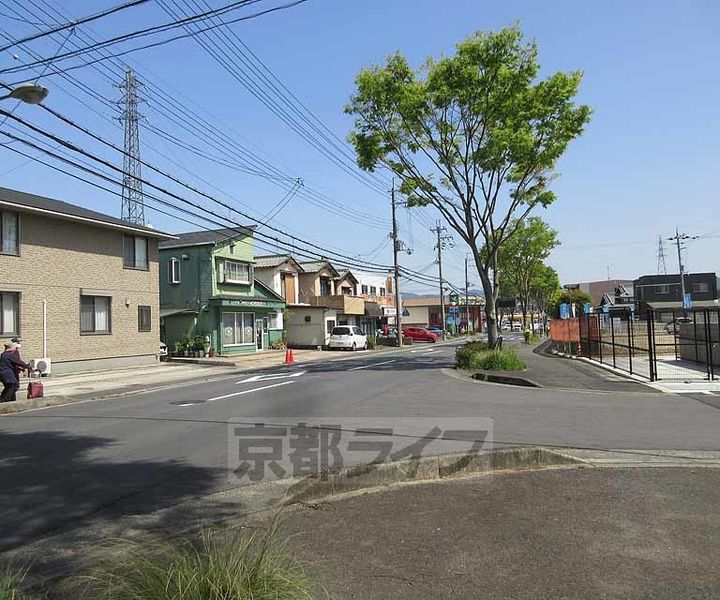 シャトル石山A205の周辺