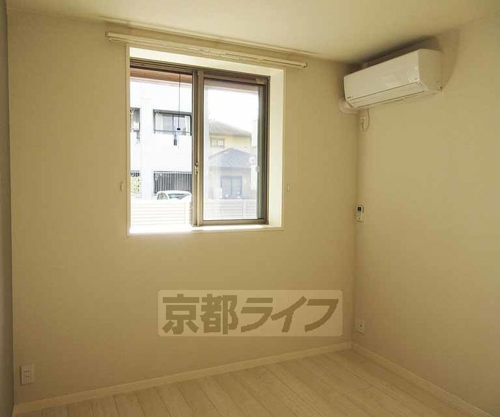 シャーメゾン小野小町103の居間