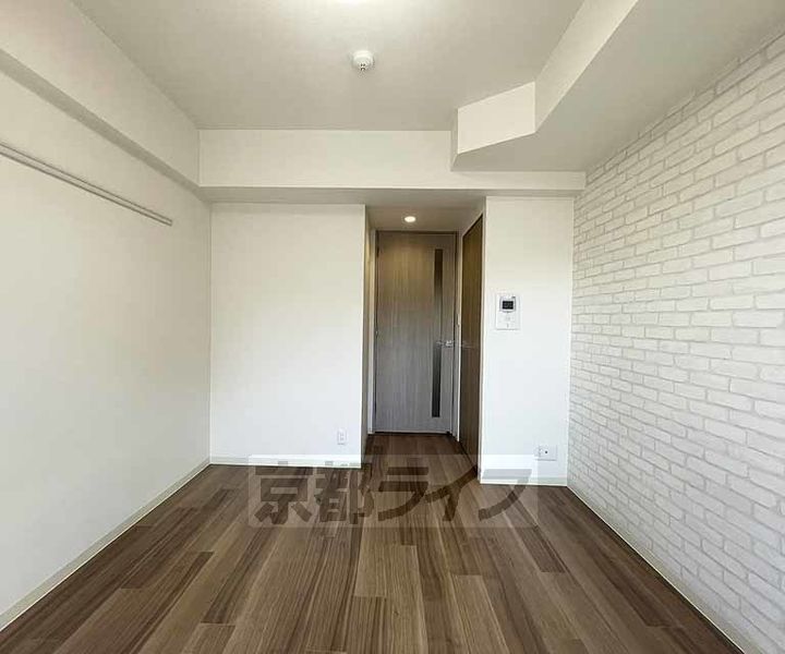 京都府京都市南区東九条西河辺町の賃貸マンションの居間