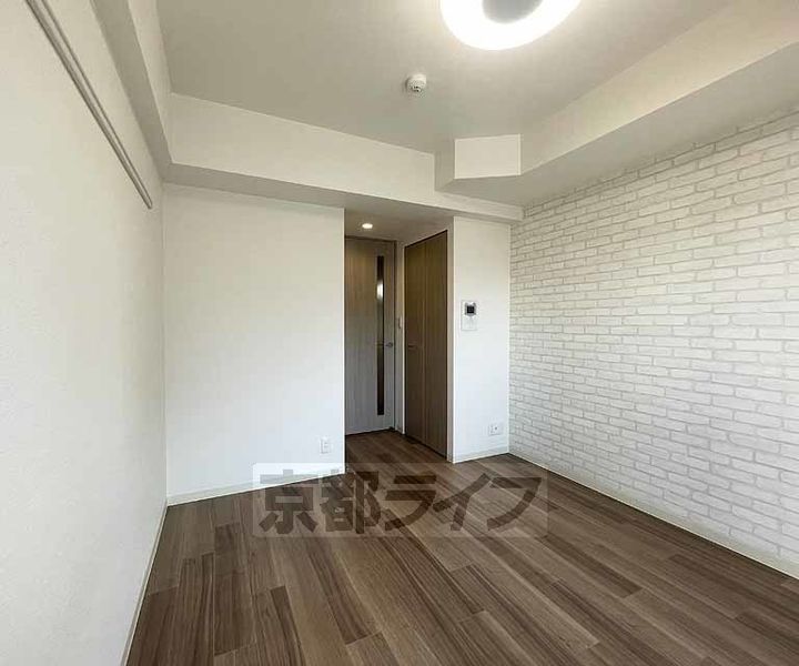 京都府京都市南区東九条西河辺町の賃貸マンションの居間