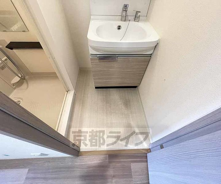 京都府京都市南区東九条西河辺町の賃貸マンションの内装