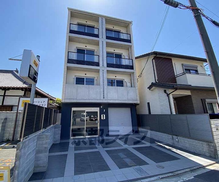 グランドーリア大宮松原の外観