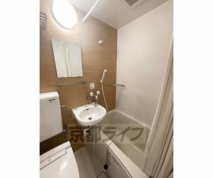 京都府京都市東山区本町12丁目の賃貸マンションの風呂