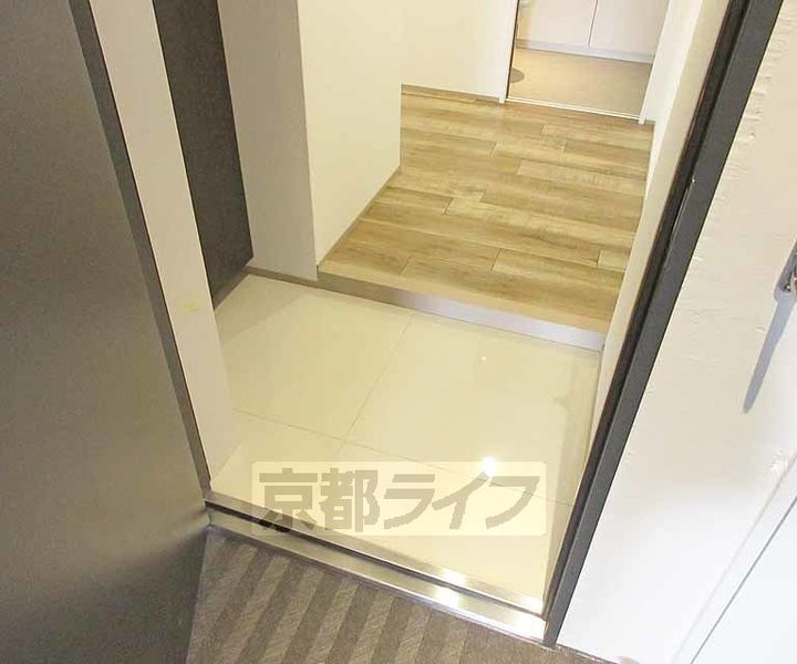 インサイトルポ山科椥辻の玄関
