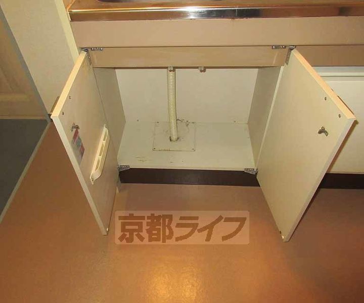 H‐1フラット205のキッチン