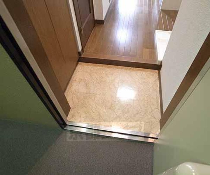 LACASA山科の玄関