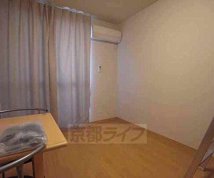 京都府京都市山科区西野今屋敷町の賃貸アパートの居間