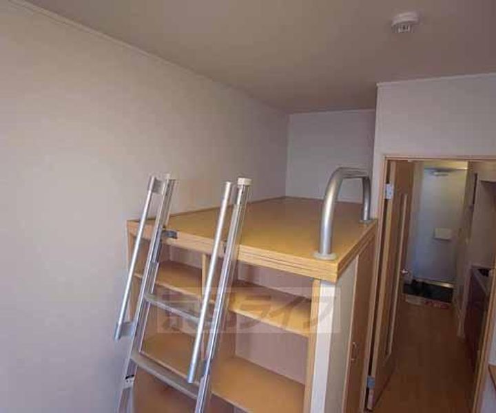 京都府京都市山科区西野今屋敷町の賃貸アパートの居間