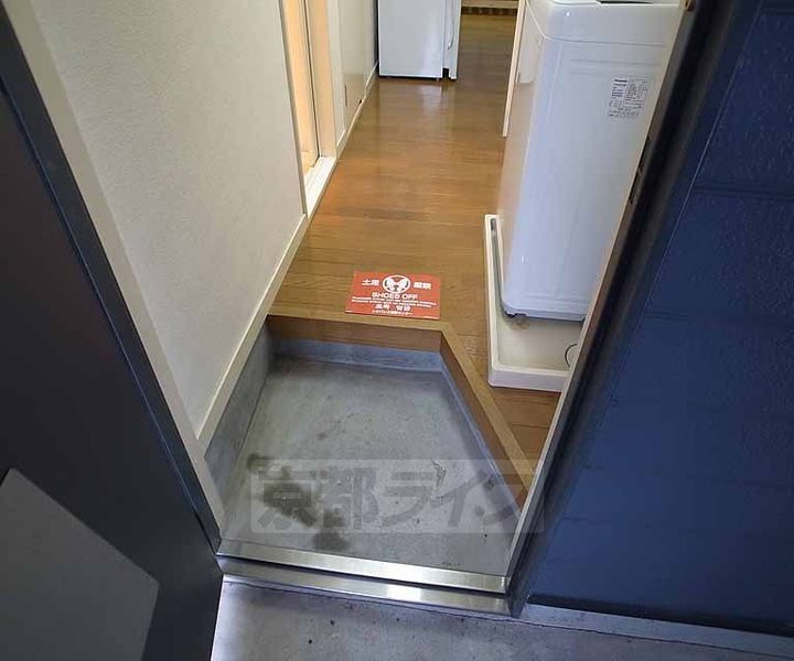 レオパレス音羽沢の玄関