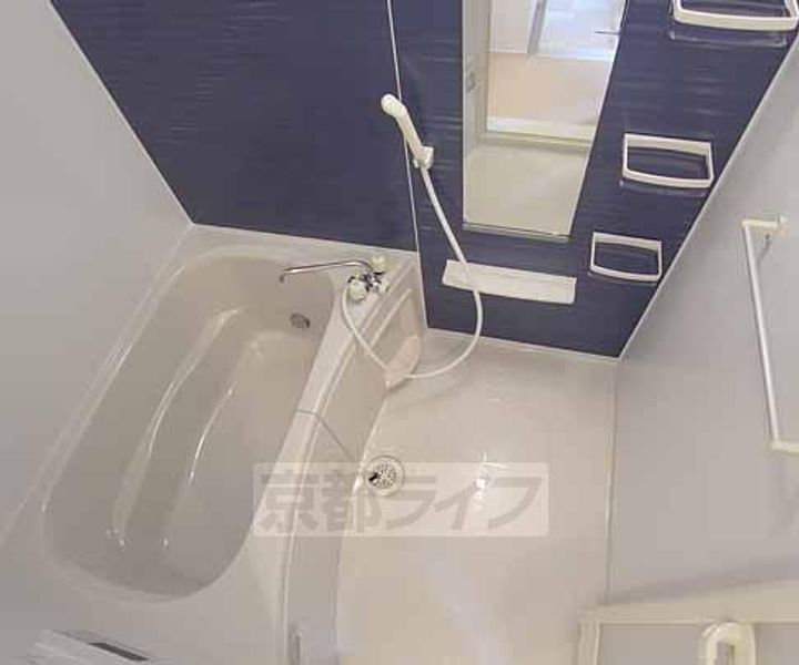 京都府京都市山科区勧修寺御所内町の賃貸アパートの風呂