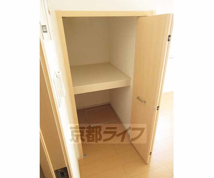 京都府京都市山科区勧修寺御所内町の賃貸アパートの内装