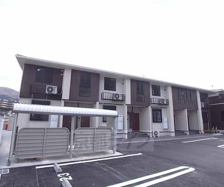 京都府京都市山科区勧修寺御所内町の賃貸アパートの外観