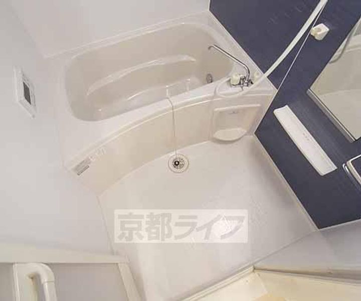 京都府京都市山科区勧修寺御所内町の賃貸アパートの風呂