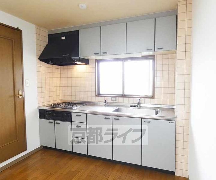 京都府京都市伏見区石田大受町の賃貸マンションのキッチン