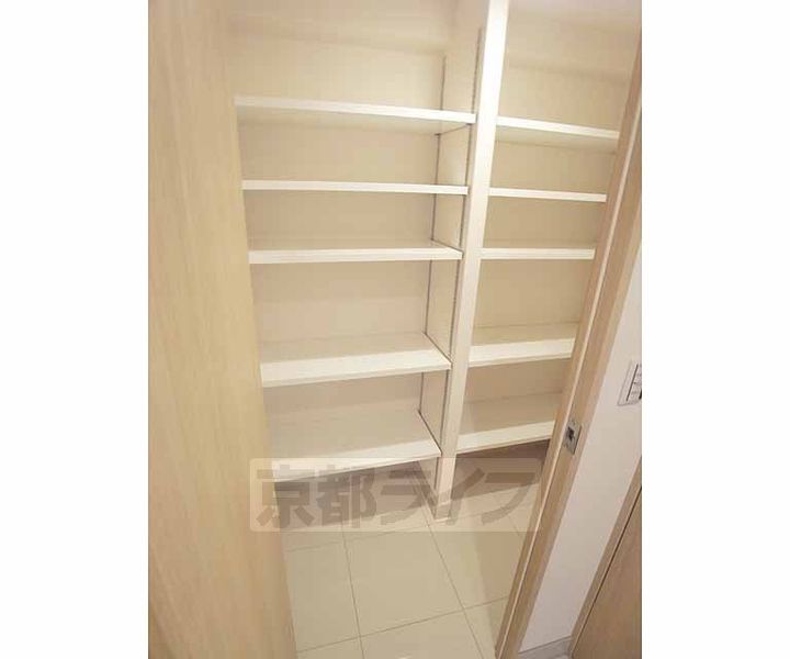 プレサンスロジェ山科音羽の内装